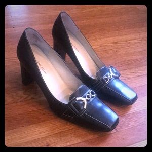 Anne Klein black pumps
